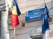 Centrul de vaccinare “Neghiniță” din capitală, închis temporar de Primăria Sectorului 2, sub suspiciunea de eliberare de certificate false. Poliția și Parchetul au descins în această dimineață pentru a ridica probe