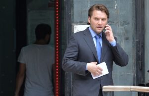 Fostul senator Dan Şova, condamnat la 4 ani închisoare cu executare pentru trafic de influenţă în dosarul „CET Govora”