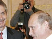 Șeful CIA a avut o convorbire telefonică cu Vladimir Putin, în timpul unei vizite la Moscova. Acesta i-a transmis președintelui rus că SUA monitorizează atent situația de la granița cu Ucraina și că sunt îngrijorate de mobilizările de trupe