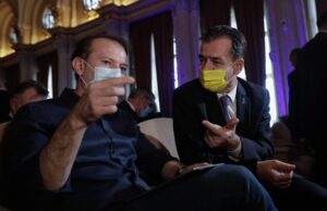 PNL a votat pentru începerea negocierilor de formare a unui nou guvern cu PSD și UDMR. Mai devreme PSD și UDMR au luat aceeași decizie