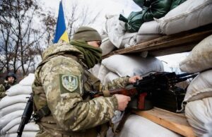 Ucraina rezistă, dar armata rusă accelerează invazia. Președintele Zelenskiy mulțumește României. Economia Rusiei are dificultăți mari ca urmare a sancțiunilor internaționale. Oligarhii sunt furioși că și-ar putea pierde vilele de la Monaco