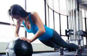 Genuflexiunile pe perete și plank-urile scad tensiunea arterială Genuflexiunile pe perete și plank-urile scad tensiunea arterială