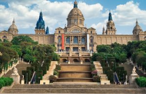 Barcelona este distrusă de turismul în masă