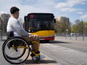 Persoanele cu handicap grav și accentuat vor beneficia de transport interurban gratuit