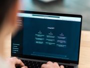 OpenAI: Între ambiții comerciale și provocările siguranței în Inteligența Artificială