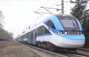 Primul tren electric chinezesc urmează să-și înceapă călătoria pe șinele din România
