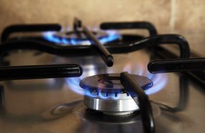 Prețurile la facturile de gaze și energie nu cresc față de iarna trecută. Ministrul Energiei: „Schema de compensare-plafonare este în vigoare până la 1 aprilie”