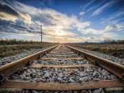 Guvernul cumpără 58 de trenuri electrice noi, în valoare de 3,3 miliarde de lei. Ciolacu: „Vom continua să investim masiv în economie și în infrastructură”
