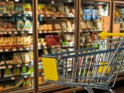 Marile rețele comerciale resping plafonarea adaosului la alimentele de bază
