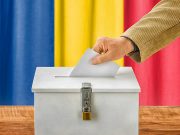 Decizie BEC: Alegătorii care în ziua votului pentru preşedinte sunt în localitatea de domiciliu votează doar la secţia la care sunt arondaţi. Unde votează alegătorii cu mobilitate redusă