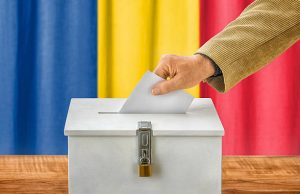 Decizie BEC: Alegătorii care în ziua votului pentru preşedinte sunt în localitatea de domiciliu votează doar la secţia la care sunt arondaţi. Unde votează alegătorii cu mobilitate redusă