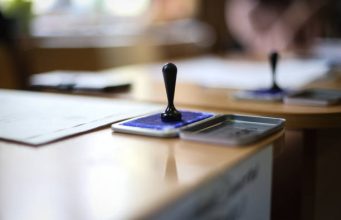 Ordinea partidelor pe buletinul de vot dedicat românilor din diaspora. Pe primele trei poziții se află USR, FD și UDMR