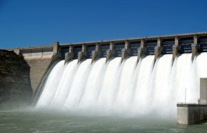Hidroelectrica, între populism și performanță: cum se sacrifică creșterea prețului acțiunii pentru aparența unui preț mic la energie